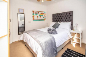 HQ Warm and Cosy 1 Bedroom Unit In Sea Point